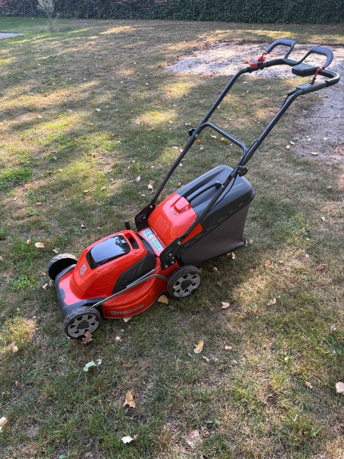 Husqvarna accu grasmaaier, Ophalen, Gebruikt, 40 t/m 49 cm, Accu-grasmaaier