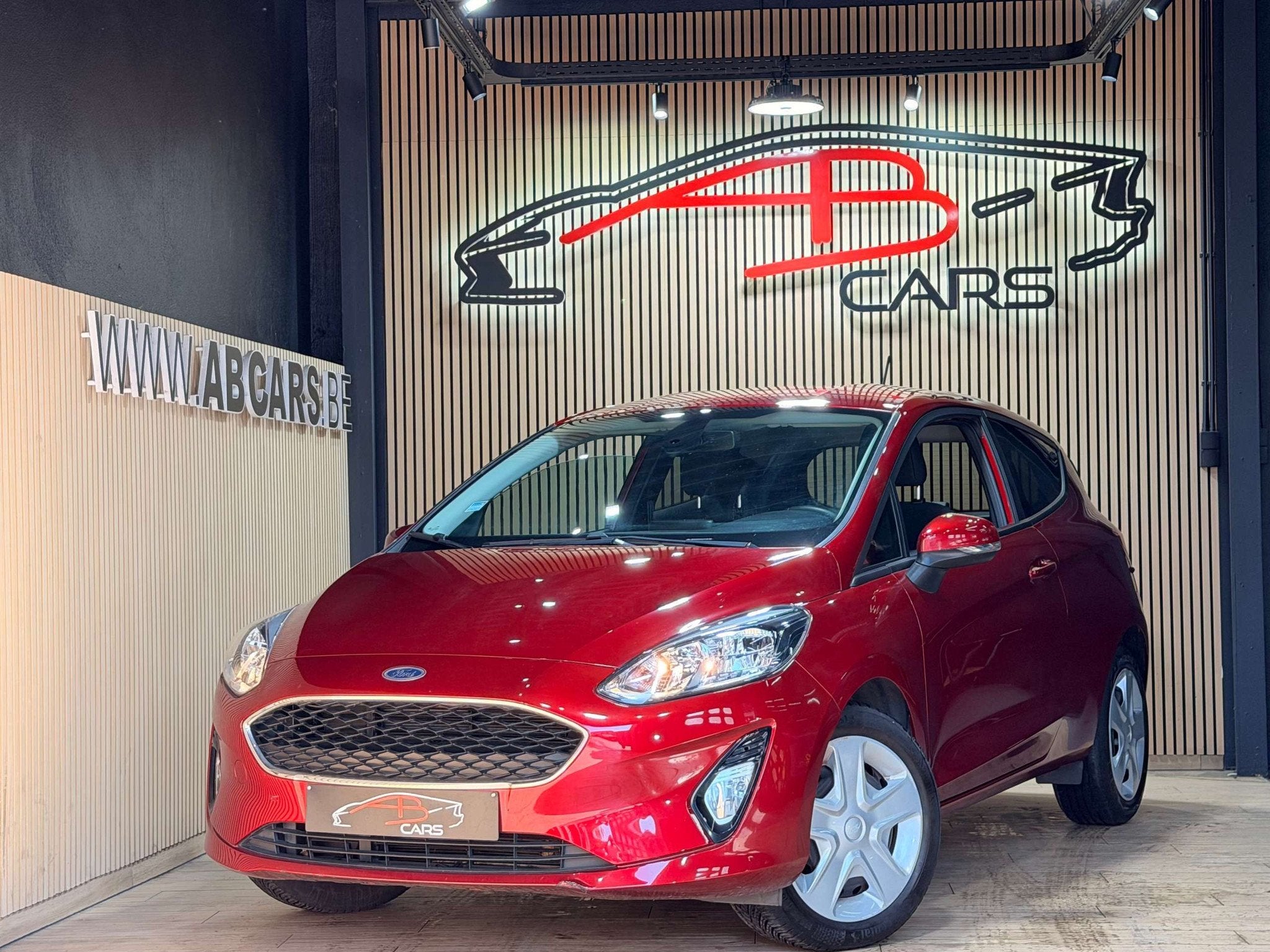 Ford Fiesta 1.1 * UTILITAIRE 2 PLACES * GARANTIE 12 MOIS *, Autos, Camionnettes & Utilitaires, Rouge, Achat, Euro 6, 2 places