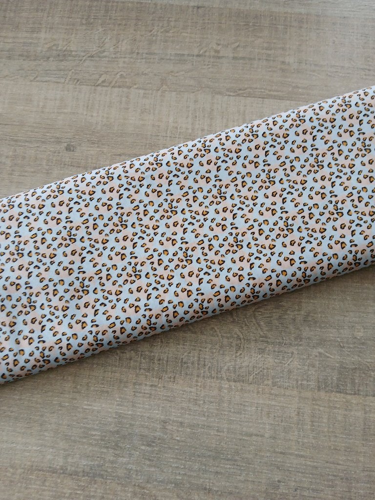 Coupon katoen stof met panterprint lichtblauw (3 meter), Blauw, 120 cm of meer, Ophalen of Verzenden, Katoen