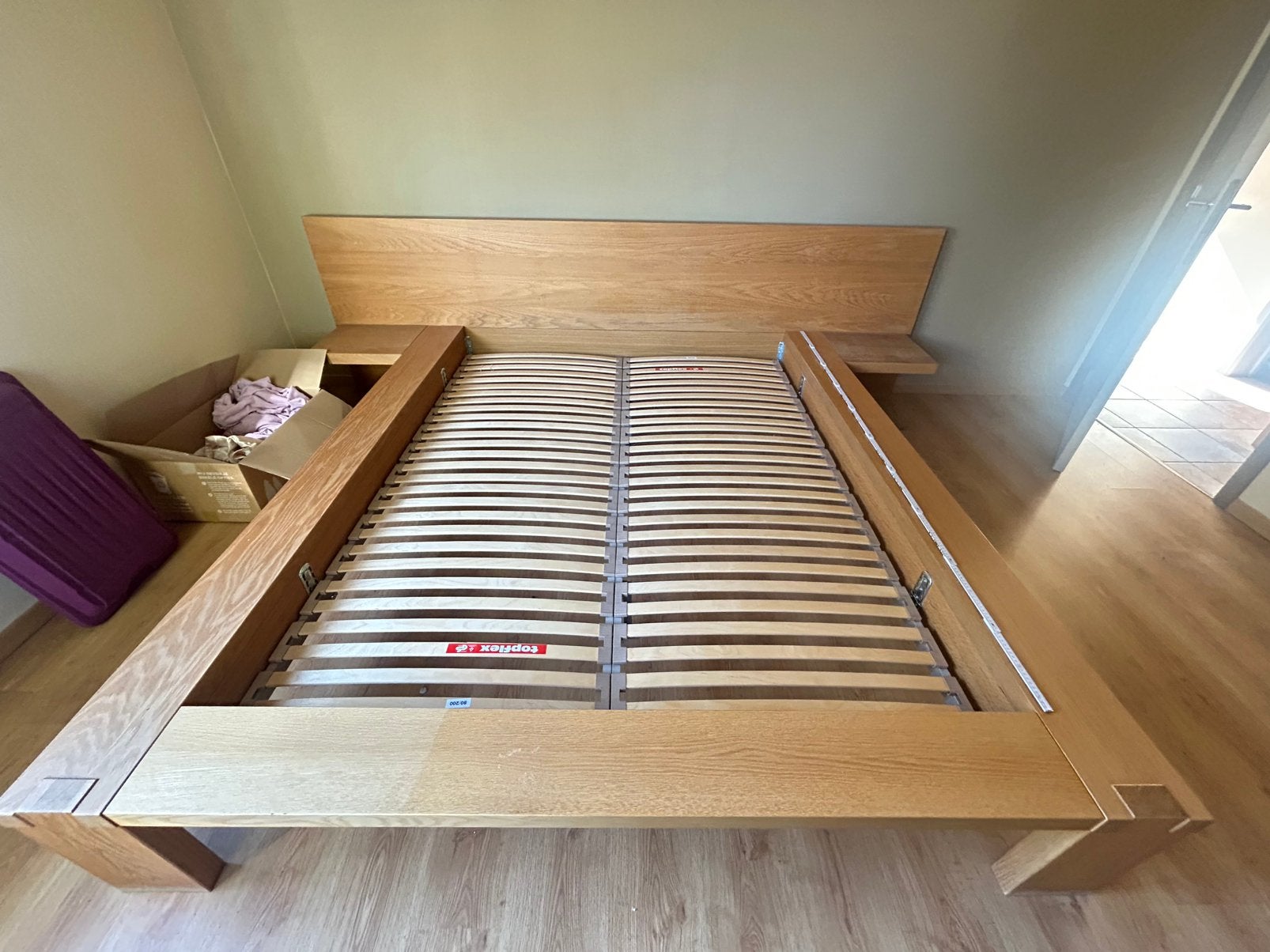 Bedframe 160x200, Ophalen, Zo goed als nieuw