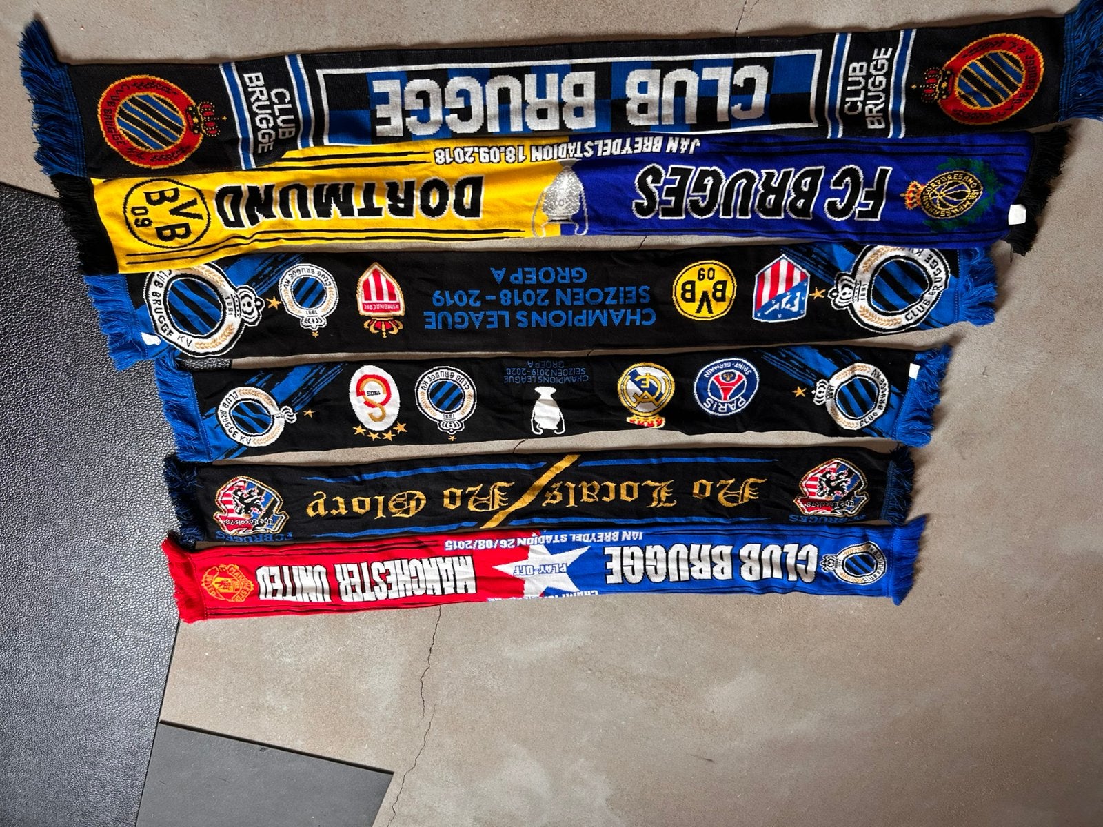 Sjaals Club Brugge, Verzamelen, Ophalen, Zo goed als nieuw