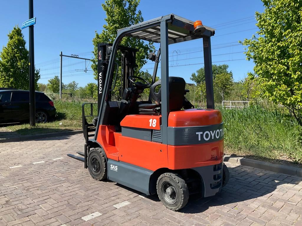 Toyota 7FBMF18 1800KG 3.30METER HEFTRUCK, Articles professionnels, Machines & Construction | Chariots élévateurs & Transport interne