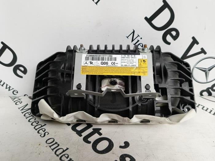 Airbag droite (tableau de bord) d'un Mercedes E-Klasse, Utilisé, -, -, Enlèvement ou Envoi