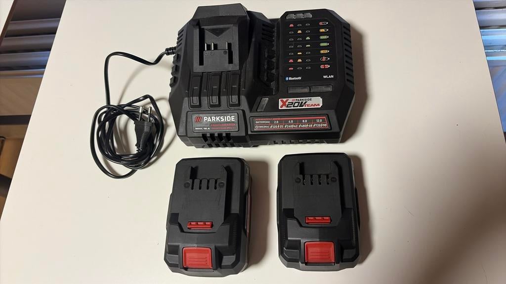 Parkside 20V teamsetlader + batterijen 2 Ah en 4 Ah, Verzenden, Zo goed als nieuw