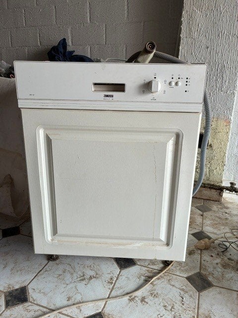 Vaatwasser Zanussi, Ophalen, Gebruikt, Wit, 50 tot 100 cm