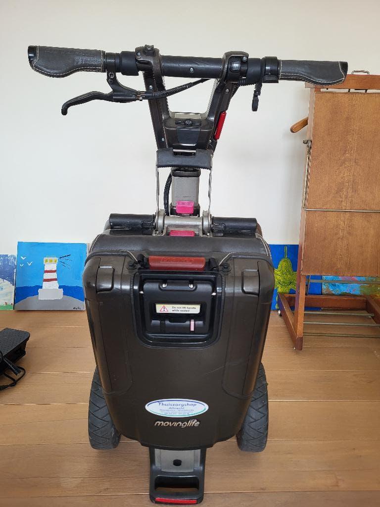 Plooibare scootmobiel merk ATTO Sport - licht en handig, 10 km/u of minder, Gebruikt, 26 t/m 35 km, Ophalen