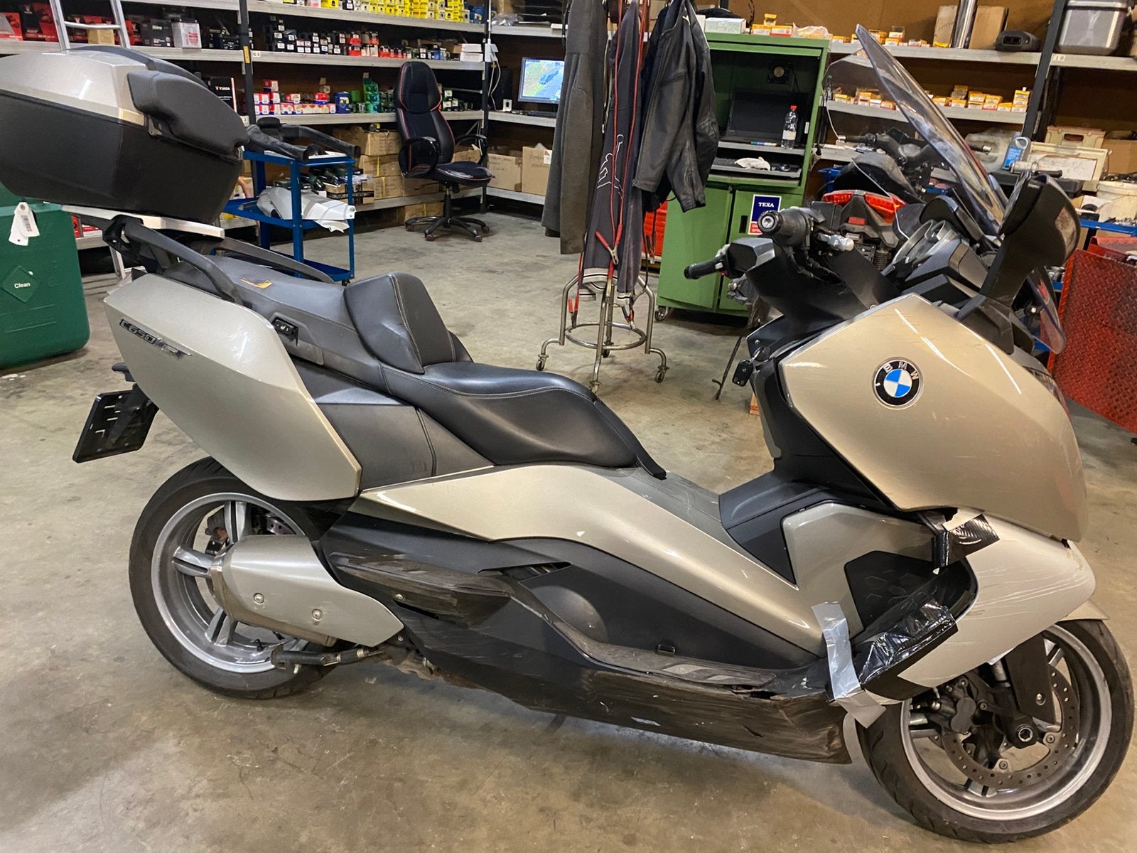 vers 650, Motos, Particulier