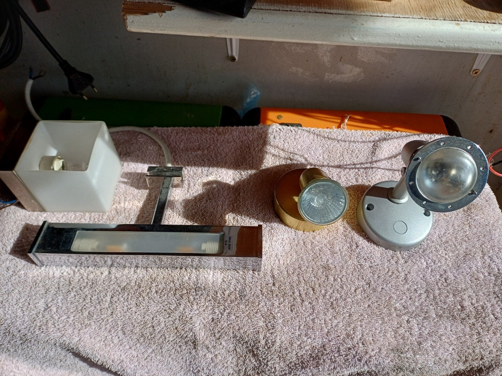 éclairage 220 v, Handtassen en Accessoires, Ophalen