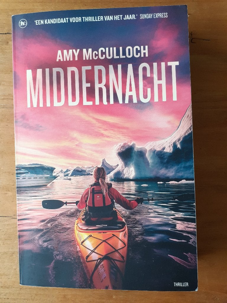 Boek ‘Middernacht’ van Amy McCulloch, Enlèvement ou Envoi, Comme neuf, Europe autre, Amy McCulloch