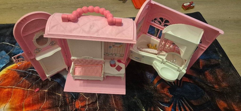 Barbie huis koffer 30€, Enfants & Bébés, Enlèvement, Barbie
