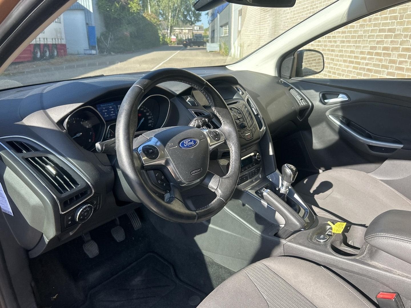 Ford Focus Wagon 1.0 EcoBoost Titanium | Climate | Cruise |, Auto's, Focus, Bedrijf, 117 g/km, Bruin