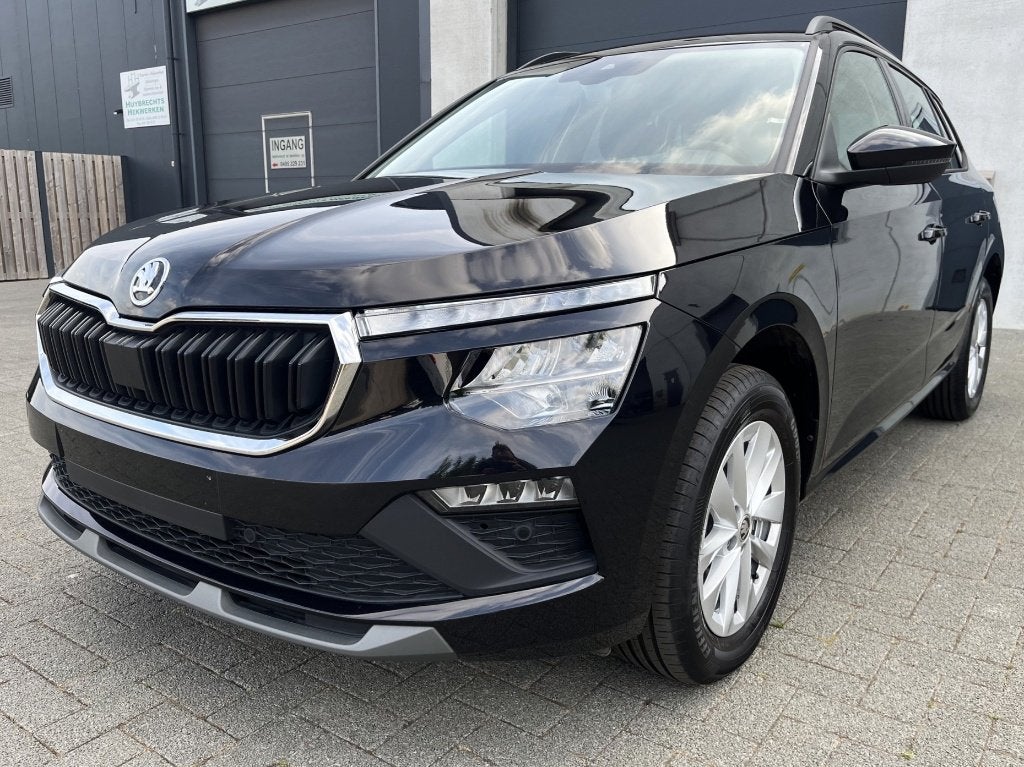 Skoda Kamiq TSI 116pk CAMERA*APP*Orig.Trekhaak*NIEUWSTAAT, Voorwielaandrijving, Euro 6, 620 kg, Zwart