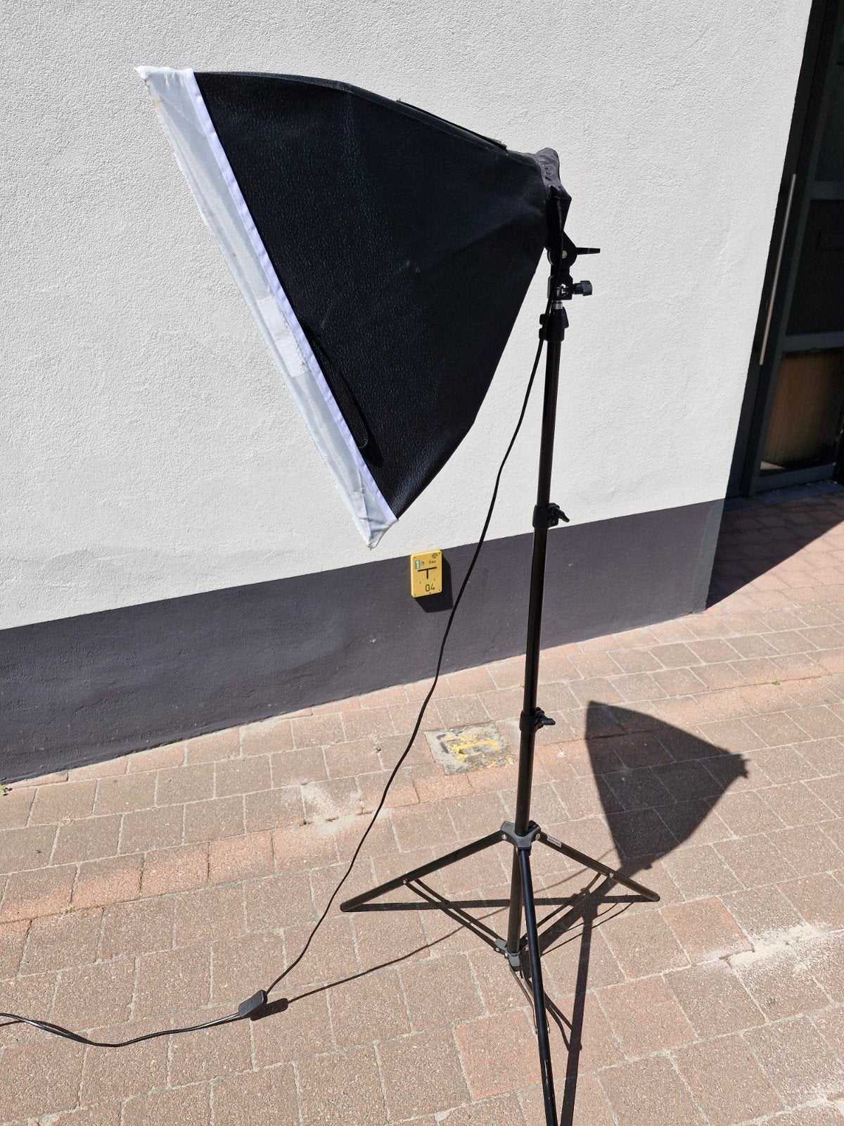 Lampe de studio Falco, Enlèvement