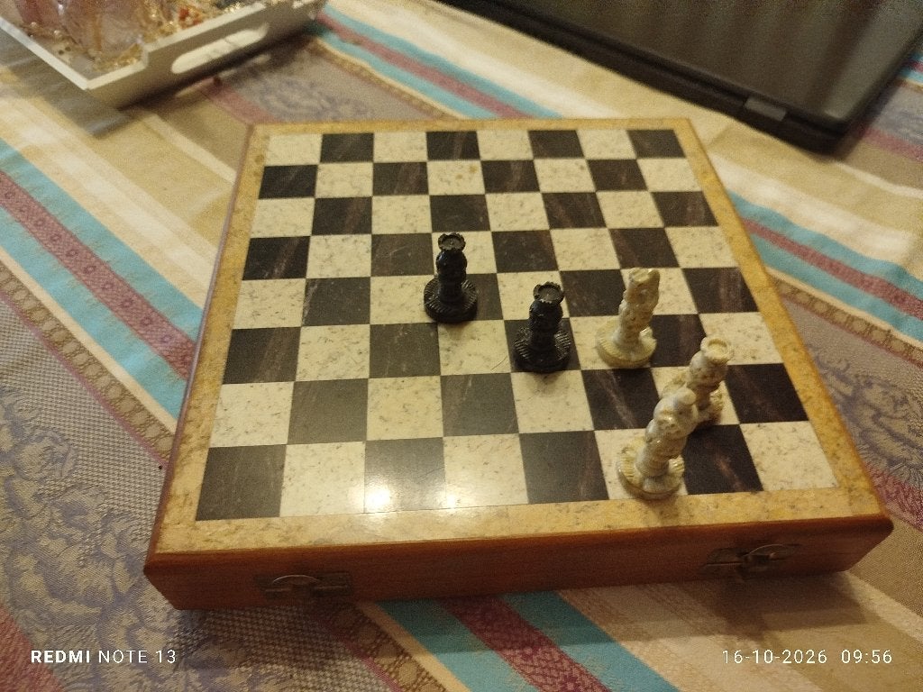 Jeu d'échecs ancien, Enlèvement