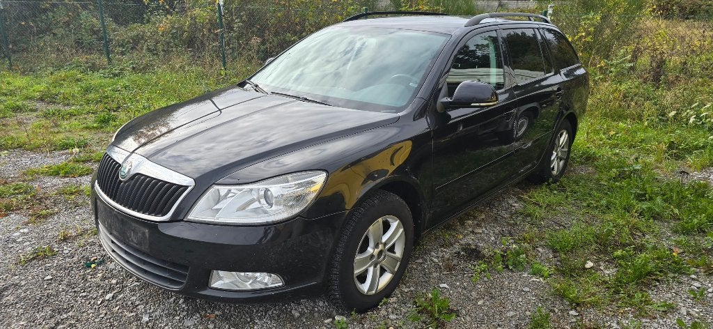 SKODA OCTAVIA PRIX EXPORT MARCHAND, Entreprise, Boîte manuelle, Noir, 5 portes