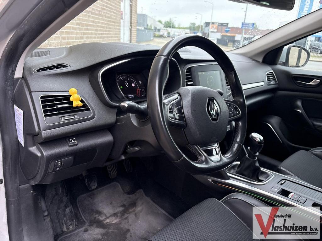 Renault Megane Estate 1.3 TCe Bose | € 5.450,- NETTO! | Clim, Auto's, Parkeersensor, Bedrijf, 117 g/km, Zilver of Grijs