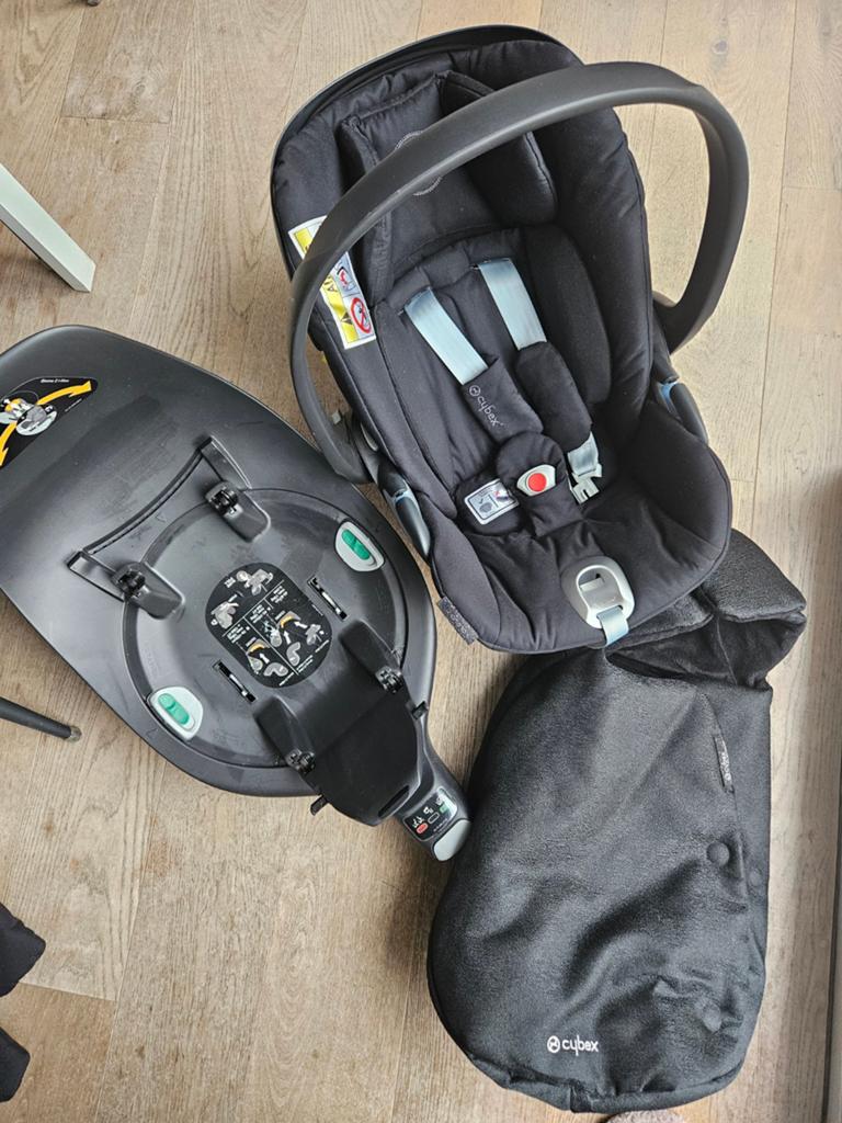 Cybex cloud Z + Cybex base Z + nid d'ange Cybex, Enfants & Bébés, Sièges auto, Enlèvement, Isofix