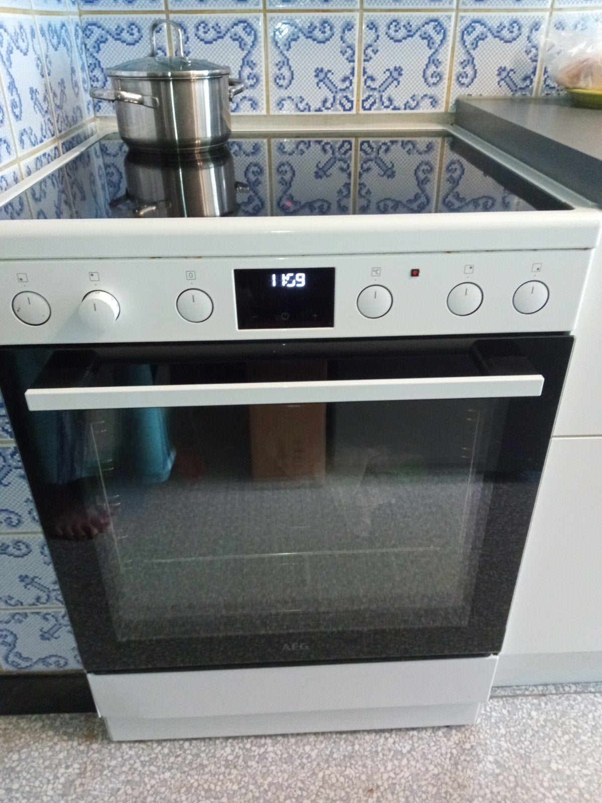 AEG Vitrokeramisch fornuis met grote oven  > NIEUW-KOST 749€, Elektronische apparatuur, Fornuizen, Ophalen, Keramisch, 4 kookzones
