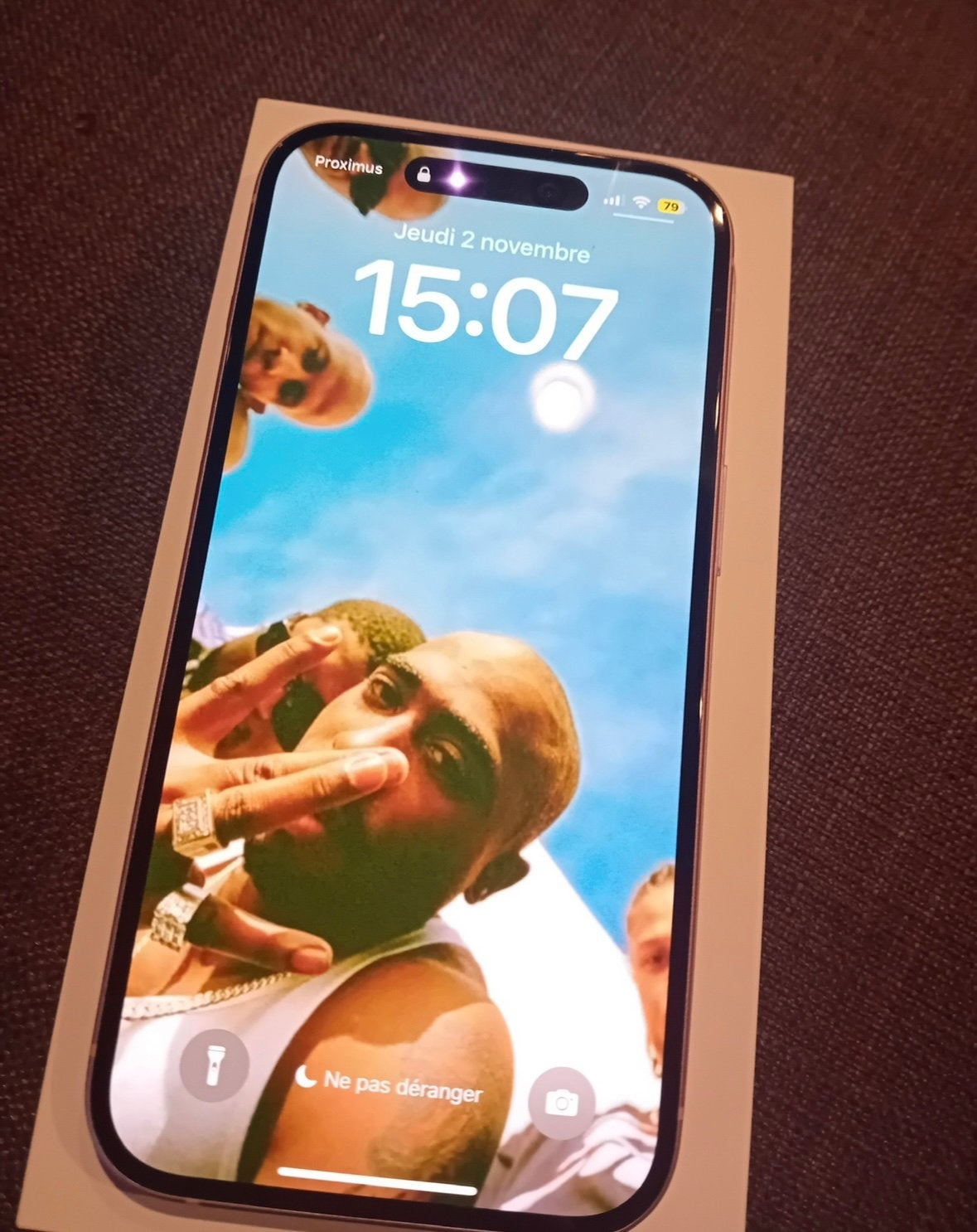 Iphone 15 rose 128go, Ophalen of Verzenden, Zo goed als nieuw, Roze, IPhone 15