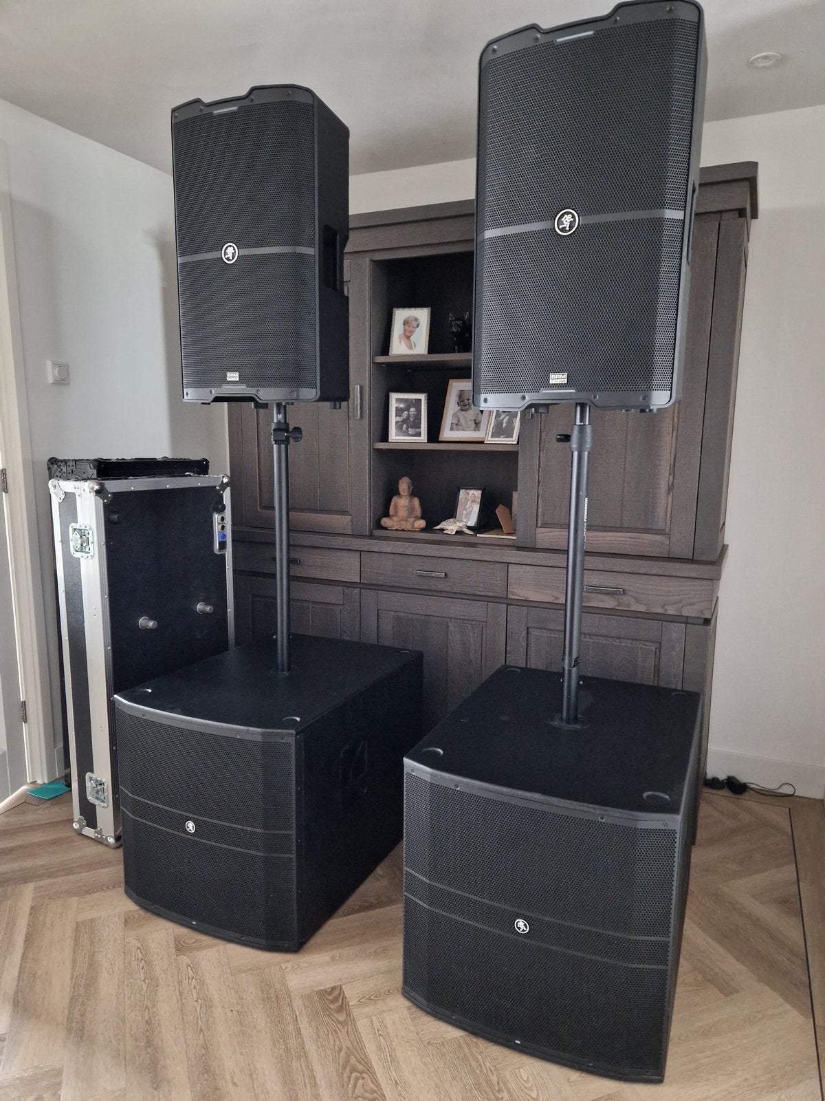 Mackie 2X SRM 215 met 2X DRM18 S subs, TV, Hi-fi & Vidéo, Enlèvement ou Envoi, Comme neuf