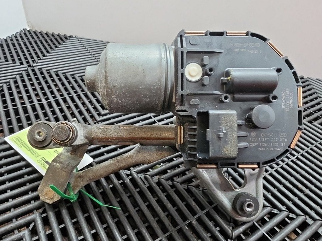 RUITENWISSER MECH + MOTOR Peugeot 3008 I (0U / HU), Robert Bosch AG, Gebruikt, Robert-Bosch-Allee 1
74232  Abstatt, DE, Engineering@bosch.com