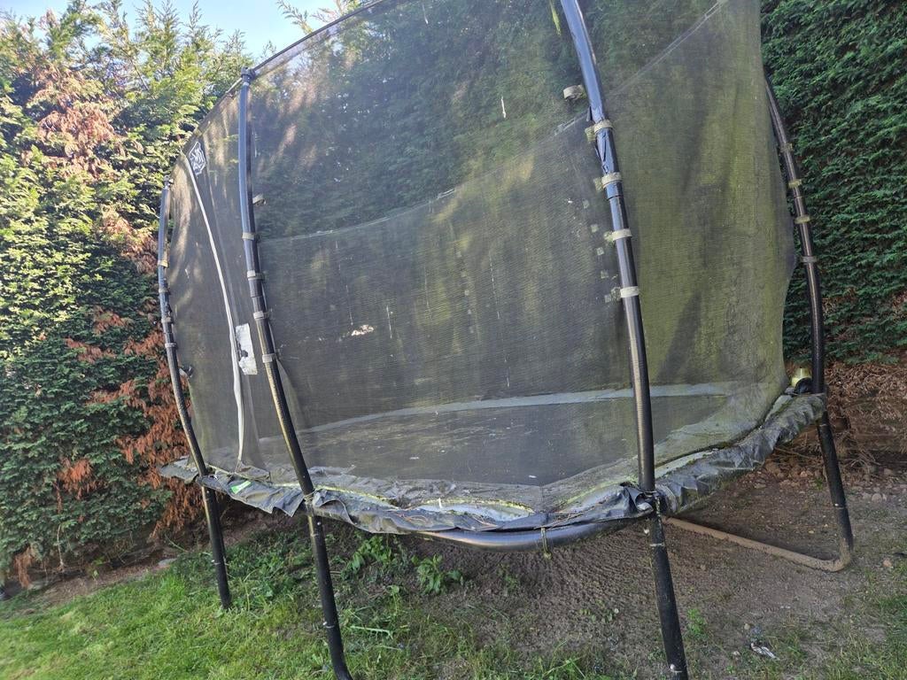 Grote trampoline 4 x 2., Ophalen