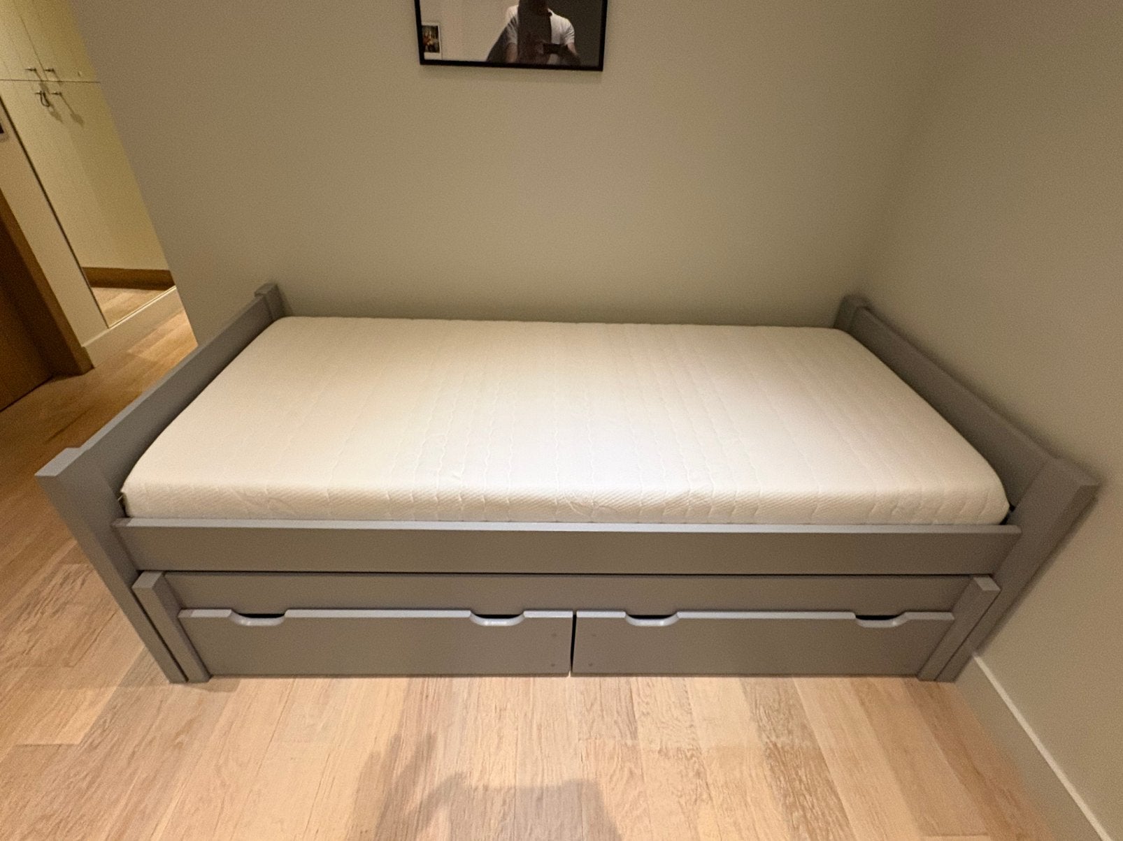 Bed + extra logeerbed + extra schuiven, Ophalen, Zo goed als nieuw