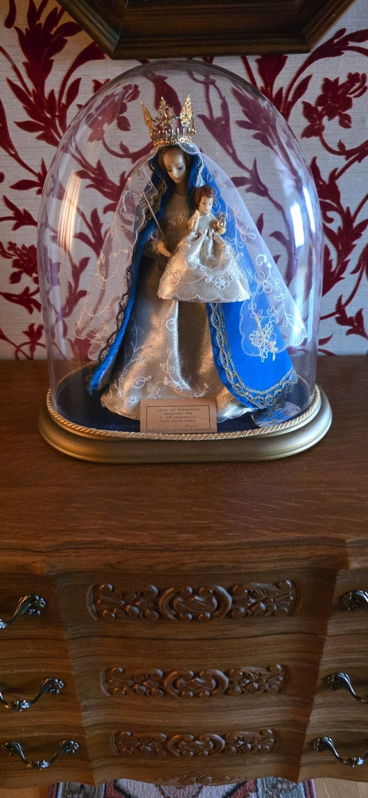 Cloche avec statue de Saint, Enlèvement