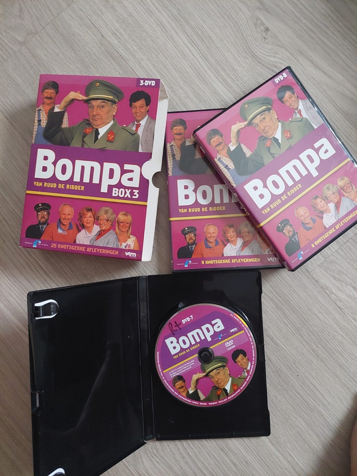 Dvd Bompa, Enlèvement