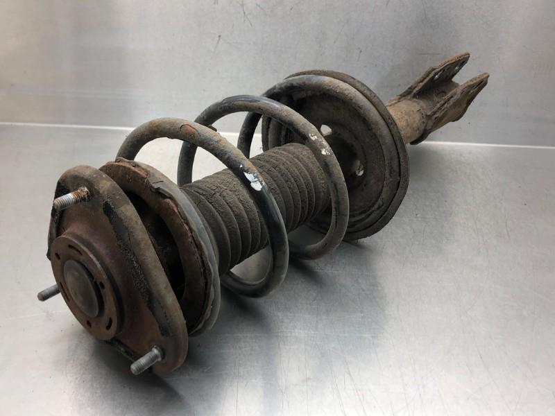JAMBE DE FORCE AVANT DROIT Toyota Corolla Verso (R10 / 11), Utilisé, Toyota