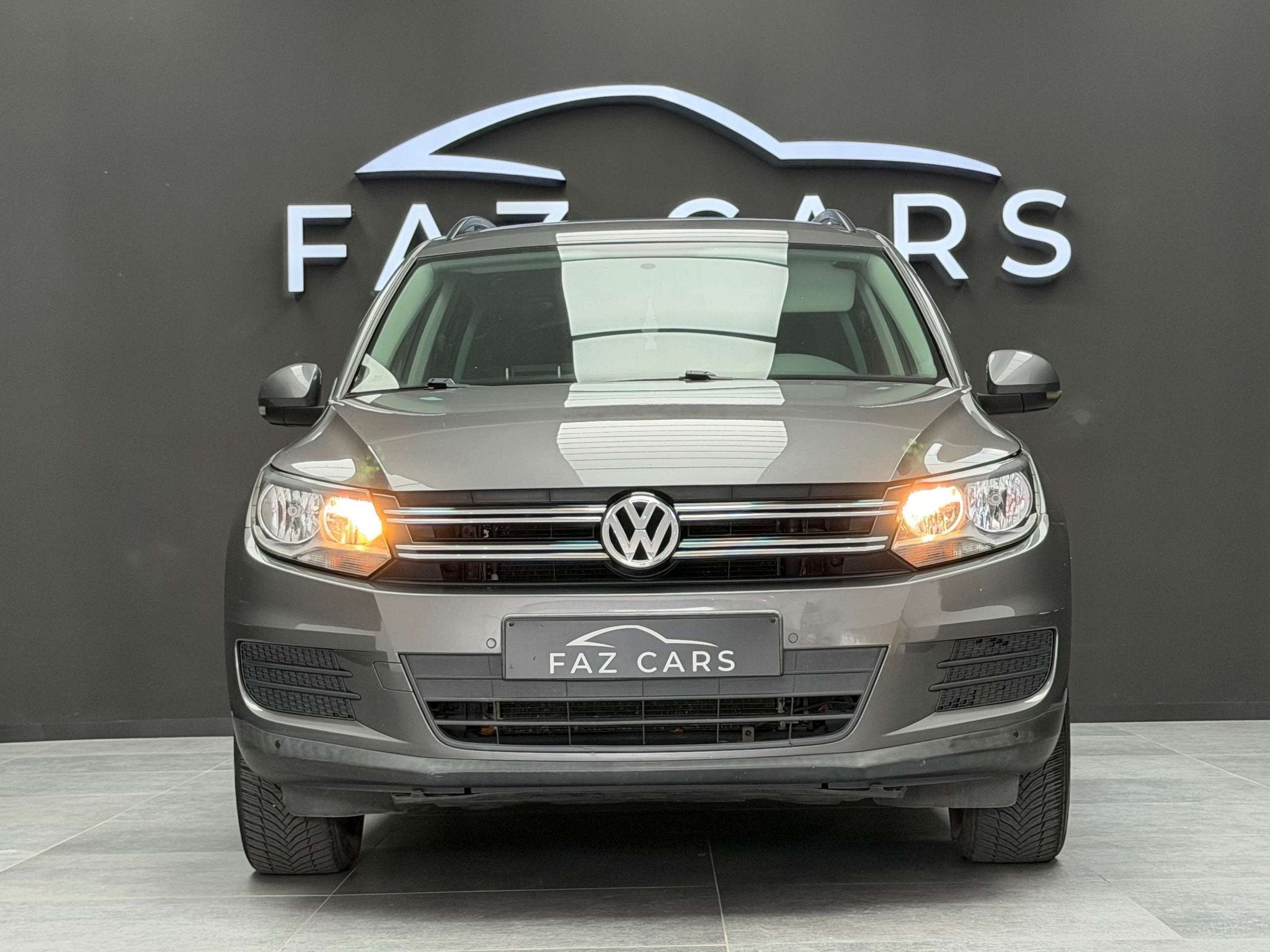 Volkswagen Tiguan 2.0 CR TDi * 1ER PROP + CLIM + GARANTIE *, Euro 5, Stof, Gebruikt, Zwart