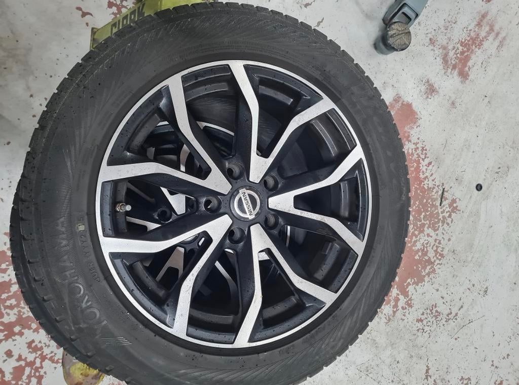 4 pneus d'hiver sur jantes Nissan d'origine., Pneus et Jantes, Pneus hiver, Véhicule de tourisme, Autre