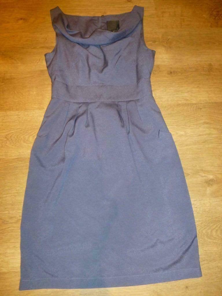 blauw kleed van IN WEAR maat 34 of Extra smal, Kleding | Dames, Blauw, Ophalen of Verzenden, Zo goed als nieuw, Knielengte