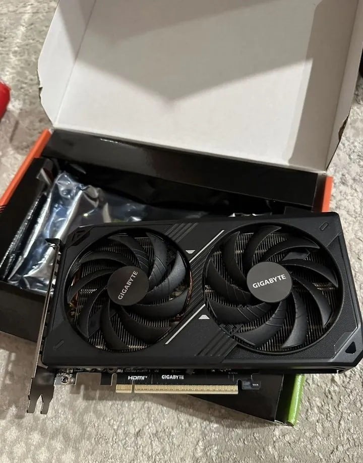 GIGABYTE RTX 5060 Ti WINDFORCE MAX OC 16GB, Computers en Software, Videokaarten, Ophalen of Verzenden, Zo goed als nieuw, GDDR6