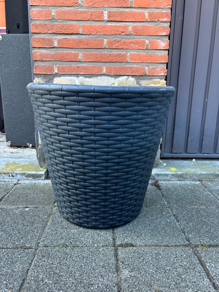 Grote bloembak, kunststof, gevlochten, Tuin en Terras, Ophalen of Verzenden, Zo goed als nieuw, Kunststof, Binnen