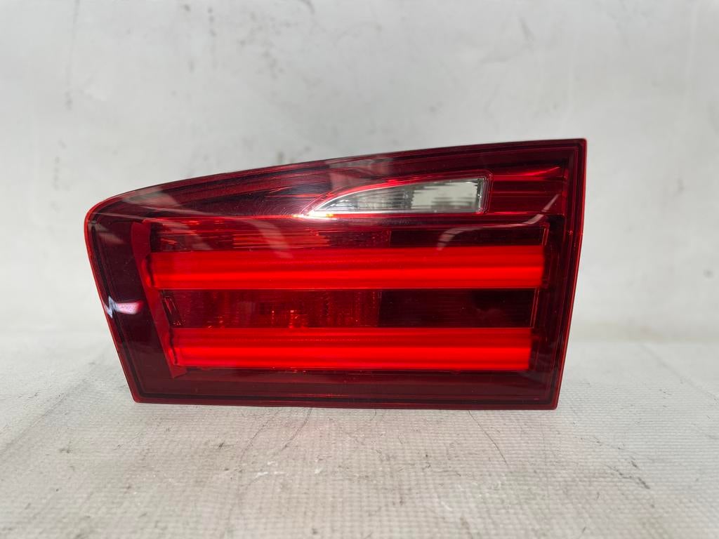 Feux arrière droit BMW  F11 7203228, Autos : Pièces & Accessoires, Éclairage, BMW, Utilisé, Enlèvement