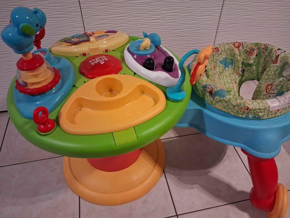 2 tables de jeu Bright Stars Around We Go, Enlèvement, Utilisé