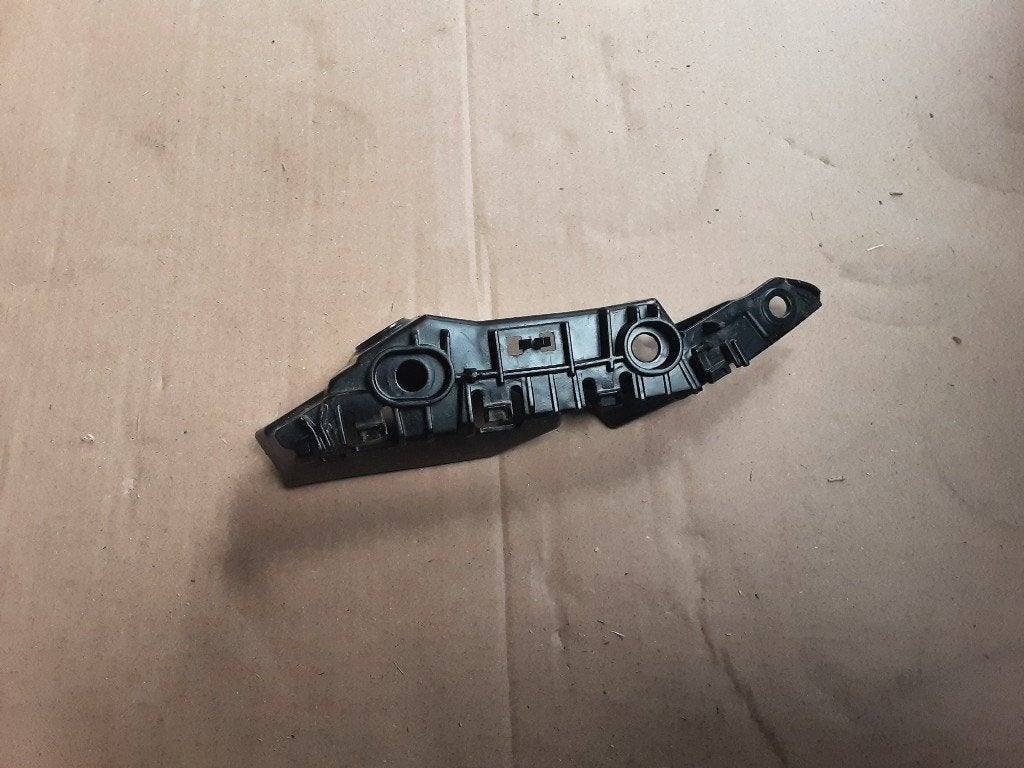 SUPPORT PARE-CHOCS AVANT GAUCHE Golf VII (AUA) (5G0807049B), Volkswagen, Mevr. I. Hauben, Utilisé, Rue de l'Espoir 34 34
4030  GRIVEGNÉE, BE