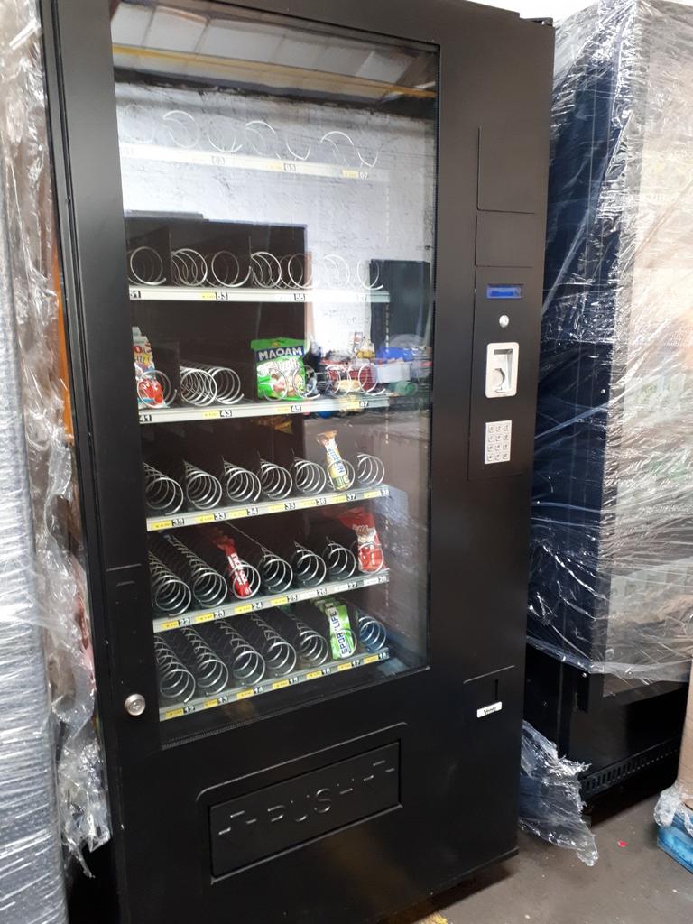 VENDO SNOEP AUTOMAAT, Ophalen