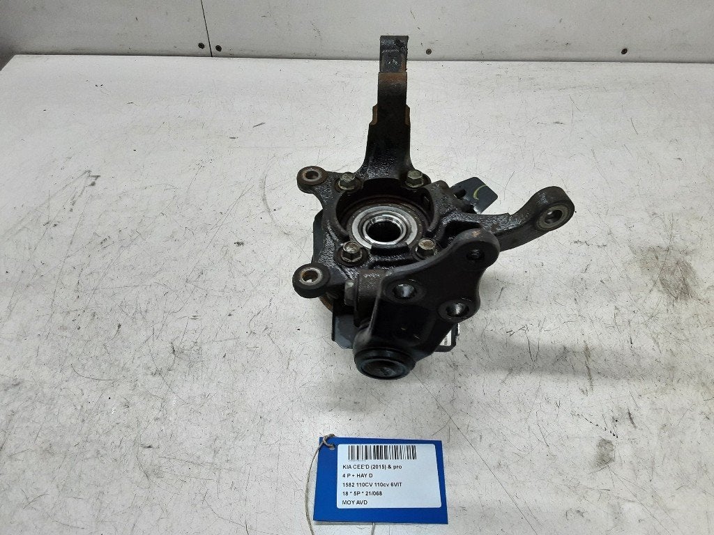 MOYEU DE ROUE AVANT DROIT Kia Cee'd (JDB5) (01-2012/07-2018), Autos : Pièces & Accessoires, Freins & Transmission, Kia, Utilisé