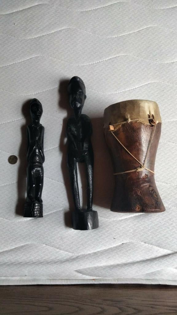 Lot 2 statues africaines + 1 Djembé, Huis en Inrichting, Woonaccessoires | Boeddhabeelden, Ophalen, Zo goed als nieuw
