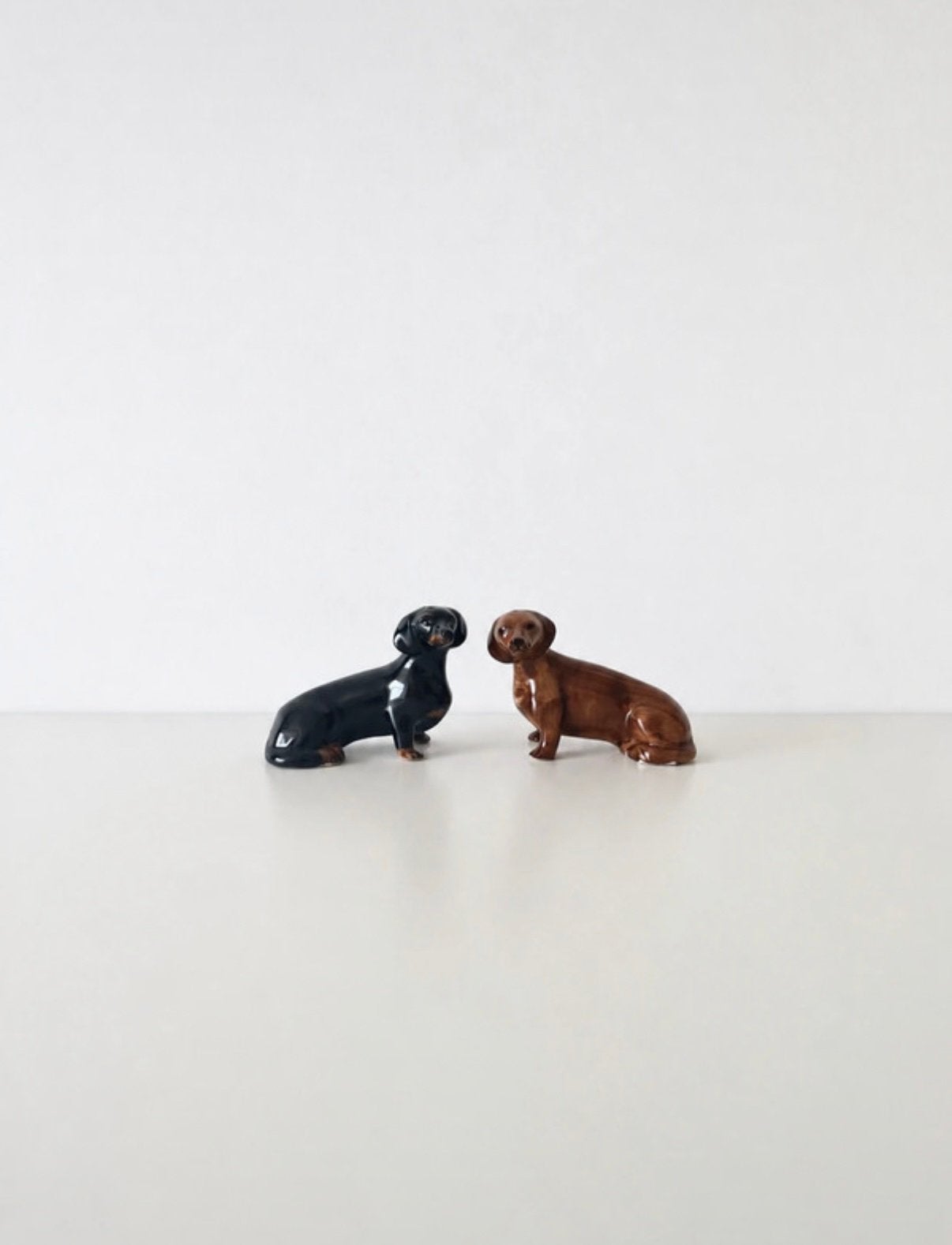 Quail Ceramics keramieken teckel peper en zoutvat, Huis en Inrichting, Ophalen, Nieuw