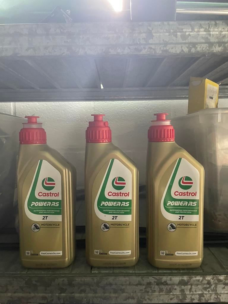 Castrol rs 2takt olie, Auto diversen, Onderhoudsmiddelen, Ophalen of Verzenden