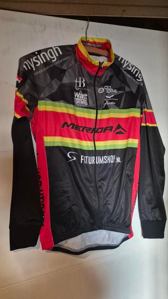 Bioracer ARTVE de Adelaar - Apeldoorn wielertrui, Ophalen