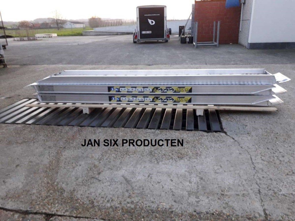 Alu. oprijplaten 3000 x 350 cap 2500 kg / paar bij wielbasis, Ophalen of Verzenden, Nieuw