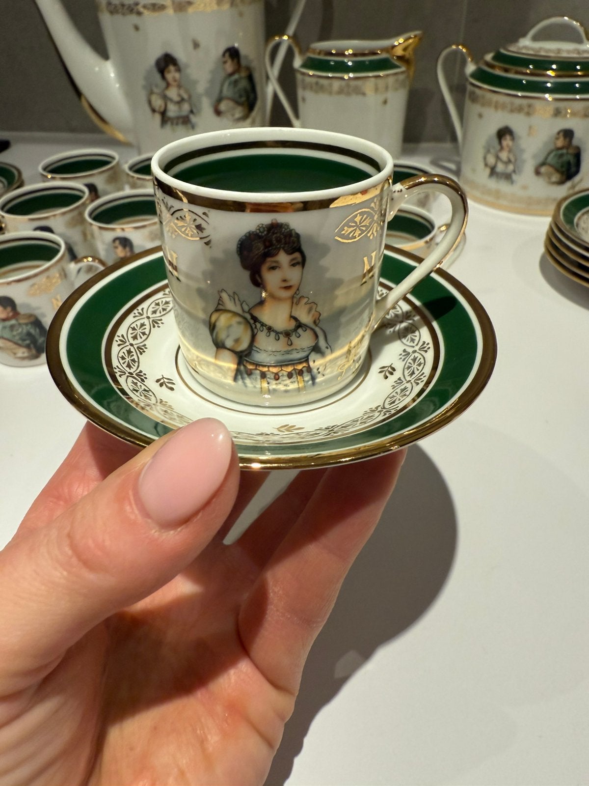 Servies antiek, Ophalen