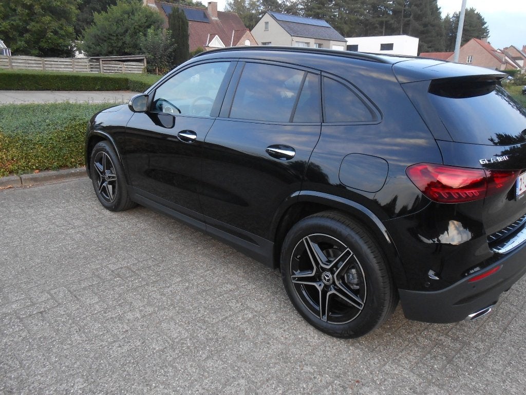 PRACHTIGE MERCEDES GLA AMG LINE/STAR EDITION. FULL OPTION!!, Auto's, Voorwielaandrijving, Dealer onderhouden, Euro 6, SUV of Terreinwagen