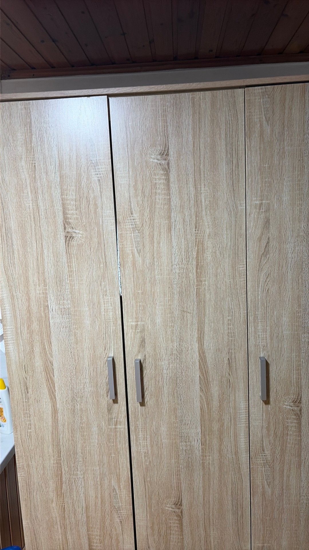 3 deur kleerkast, Ophalen, 100 tot 150 cm, Met plank(en), Zo goed als nieuw