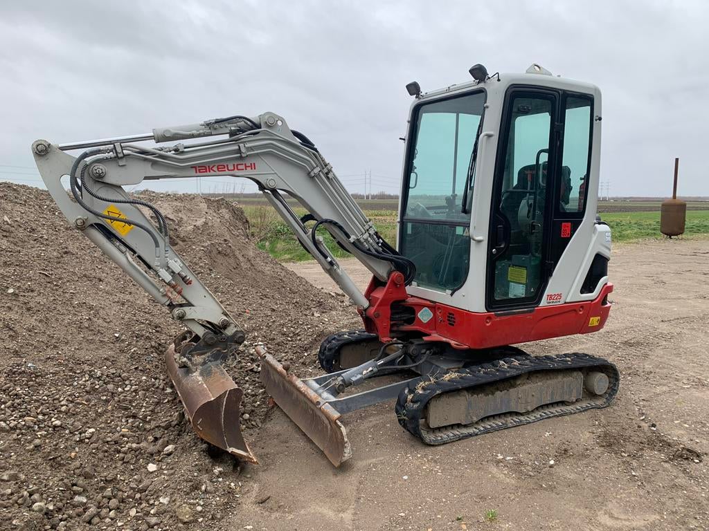 Takeuchi TB216, TB219 en TB225 deur compleet, Zakelijke goederen, Machines en Bouw | Kranen en Graafmachines, Ophalen