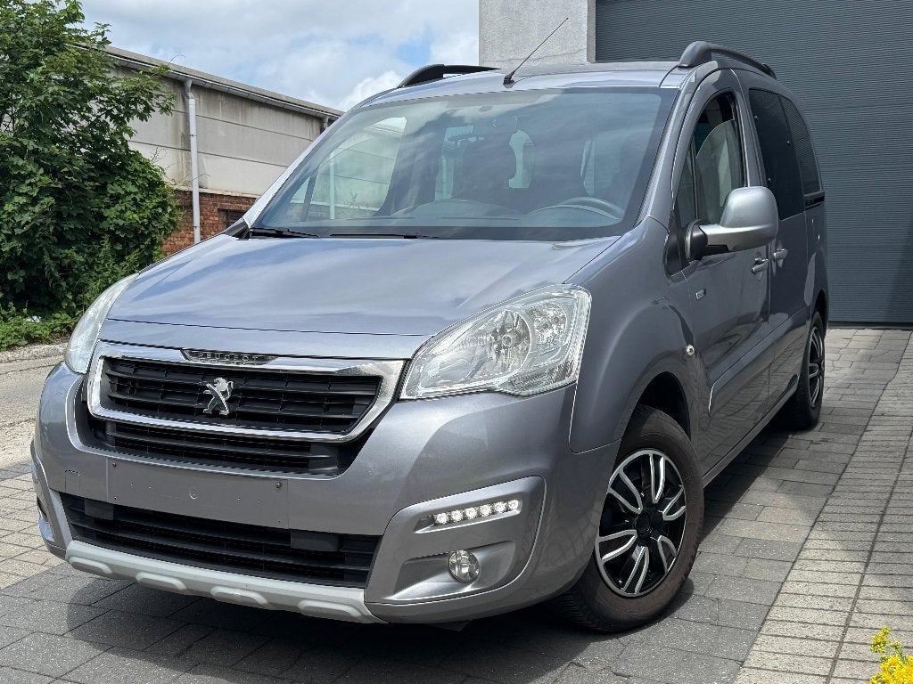 Peugeot Partner 1.2i PETROL STYLE EDITION 2017 CLIMATISÉE, Argent ou Gris, Achat, Euro 6, Entreprise